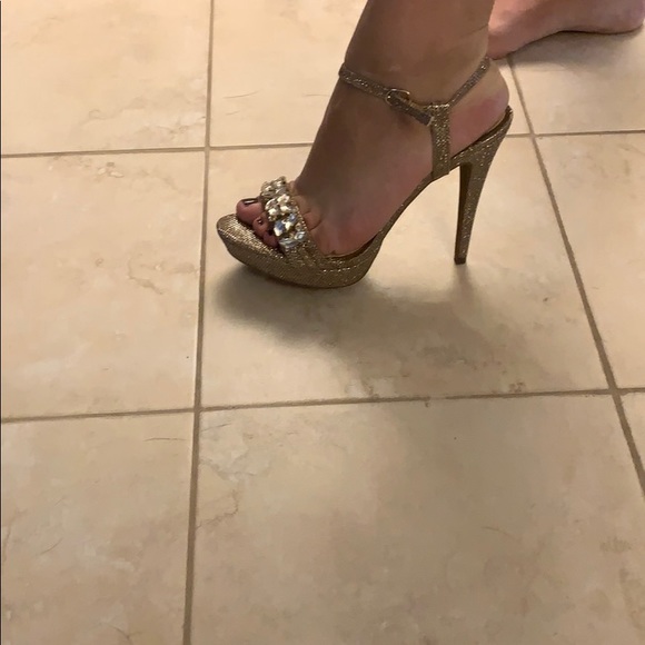 Jessica Simpson heels - Picture 3 of 3